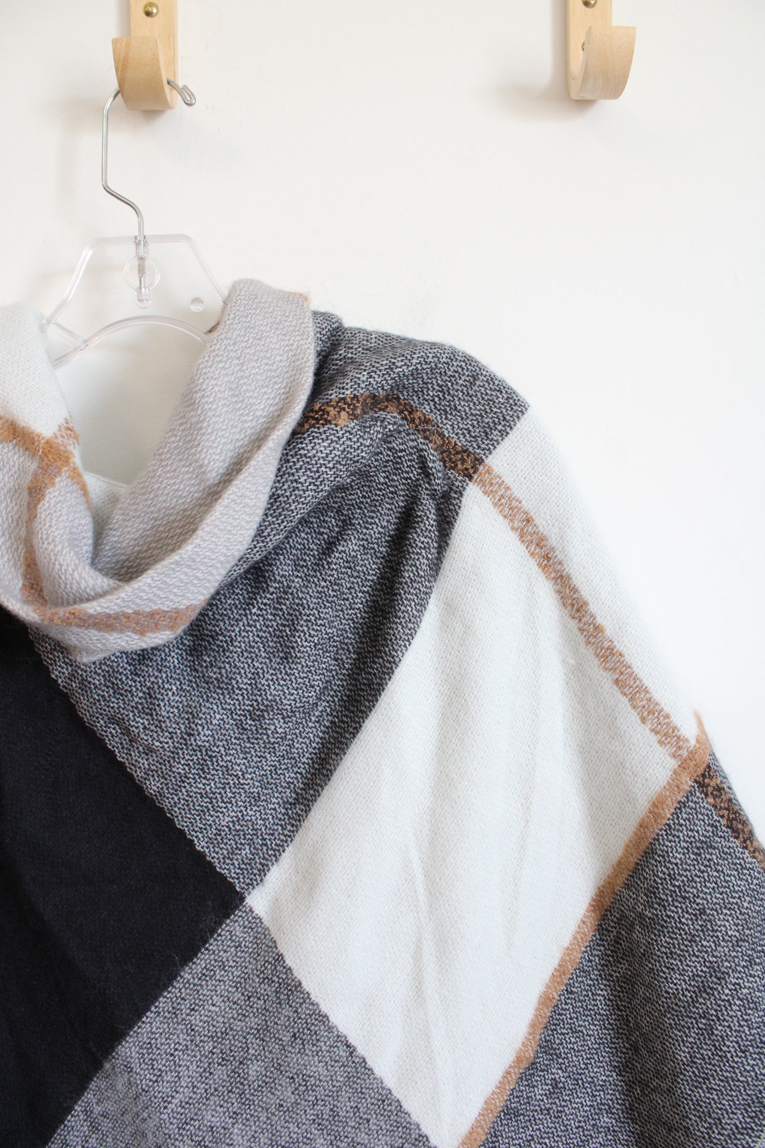 NEW Altare Gray White Brown Poncho | One Size