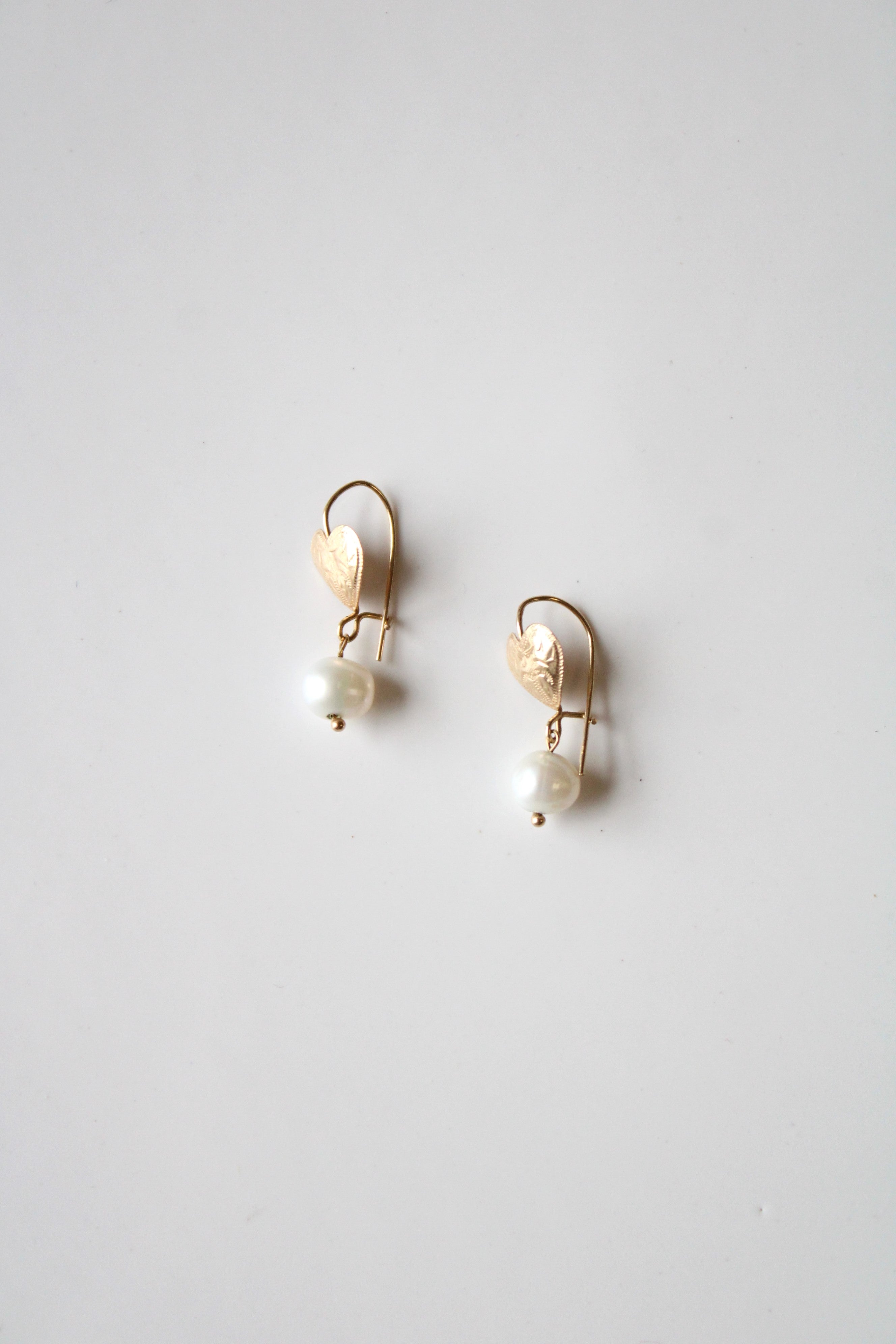 14K Yellow Gold JCM Ivory Genuine Pearl Heart Dangle Earrings