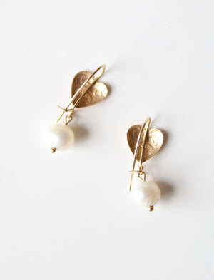 14K Yellow Gold JCM Ivory Genuine Pearl Heart Dangle Earrings