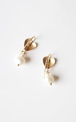 14K Yellow Gold JCM Ivory Genuine Pearl Heart Dangle Earrings