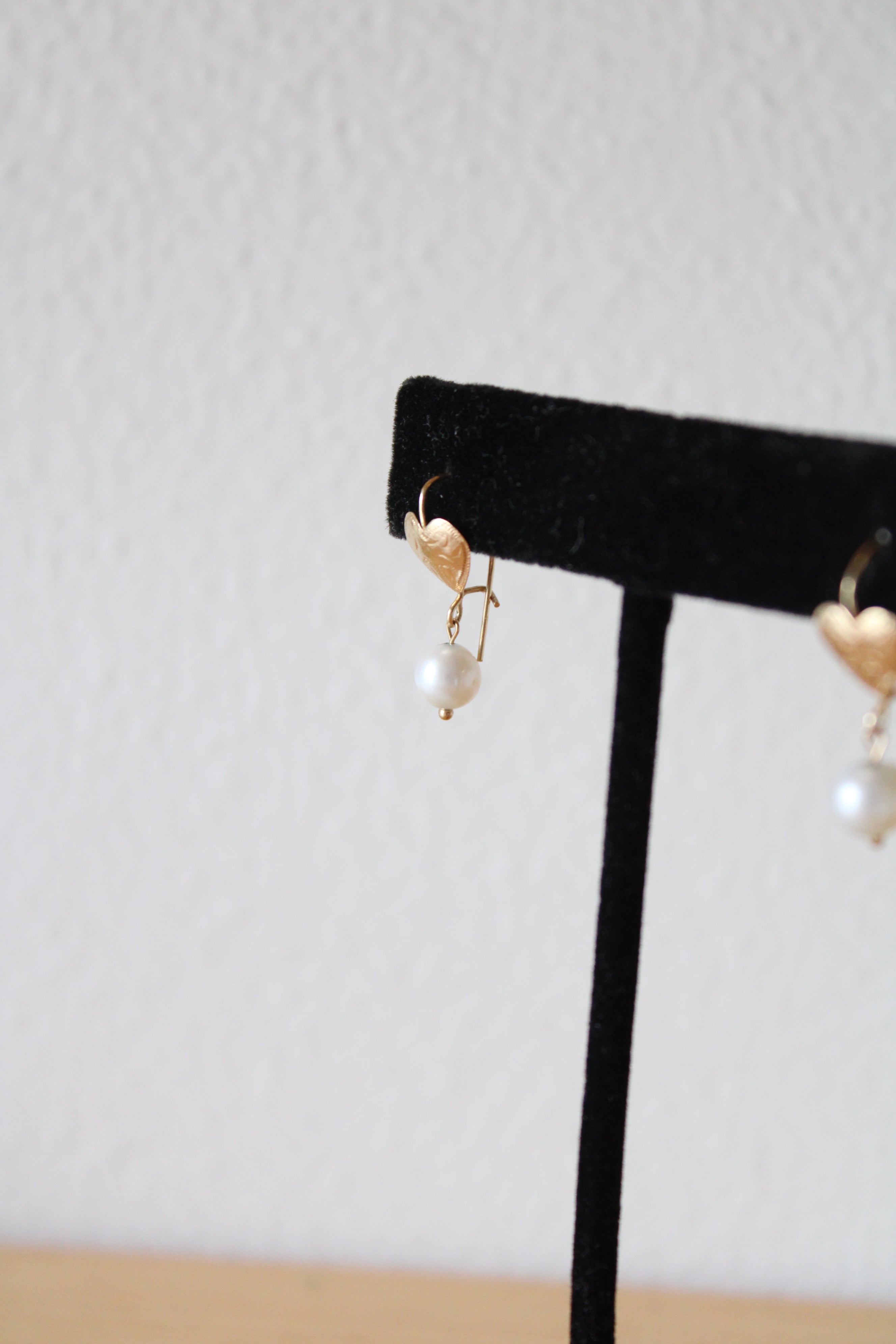 14K Yellow Gold JCM Ivory Genuine Pearl Heart Dangle Earrings