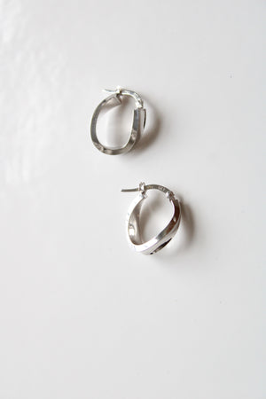 14KT White Gold Twist Oval Hoop Earrings