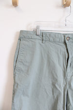 Old Navy Slim Fit Sage Green Shorts | 40