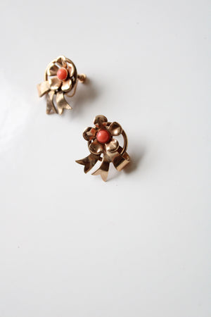 Vintage Flower Design Screwback Pink Stone Earrings