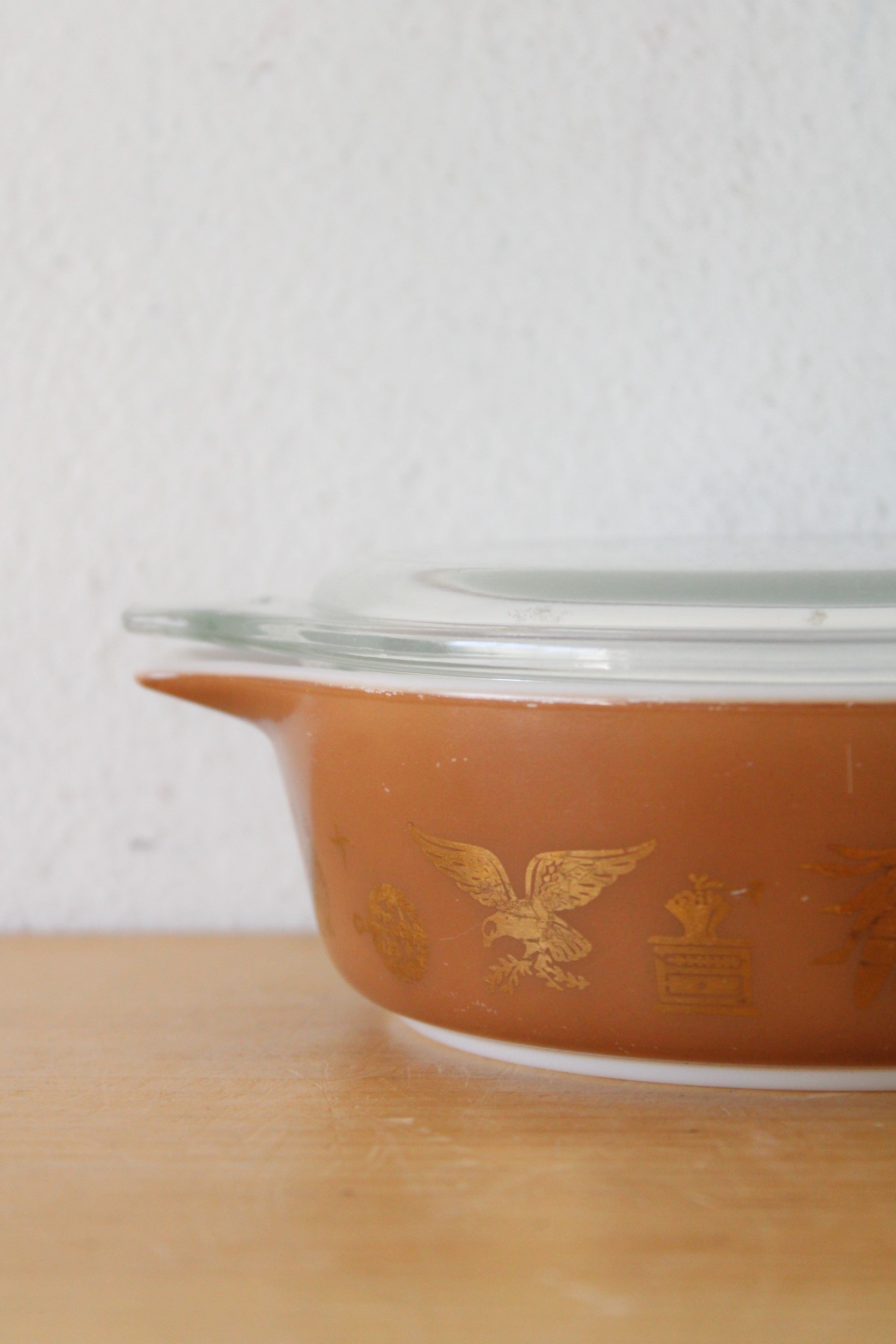 Pyrex Early American Brown Gold 471 1 PT. Covered Round Dish