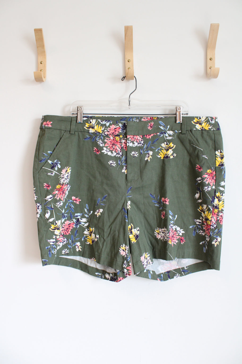 a.n.a. Olive Green Floral Twill Shorts | 18W