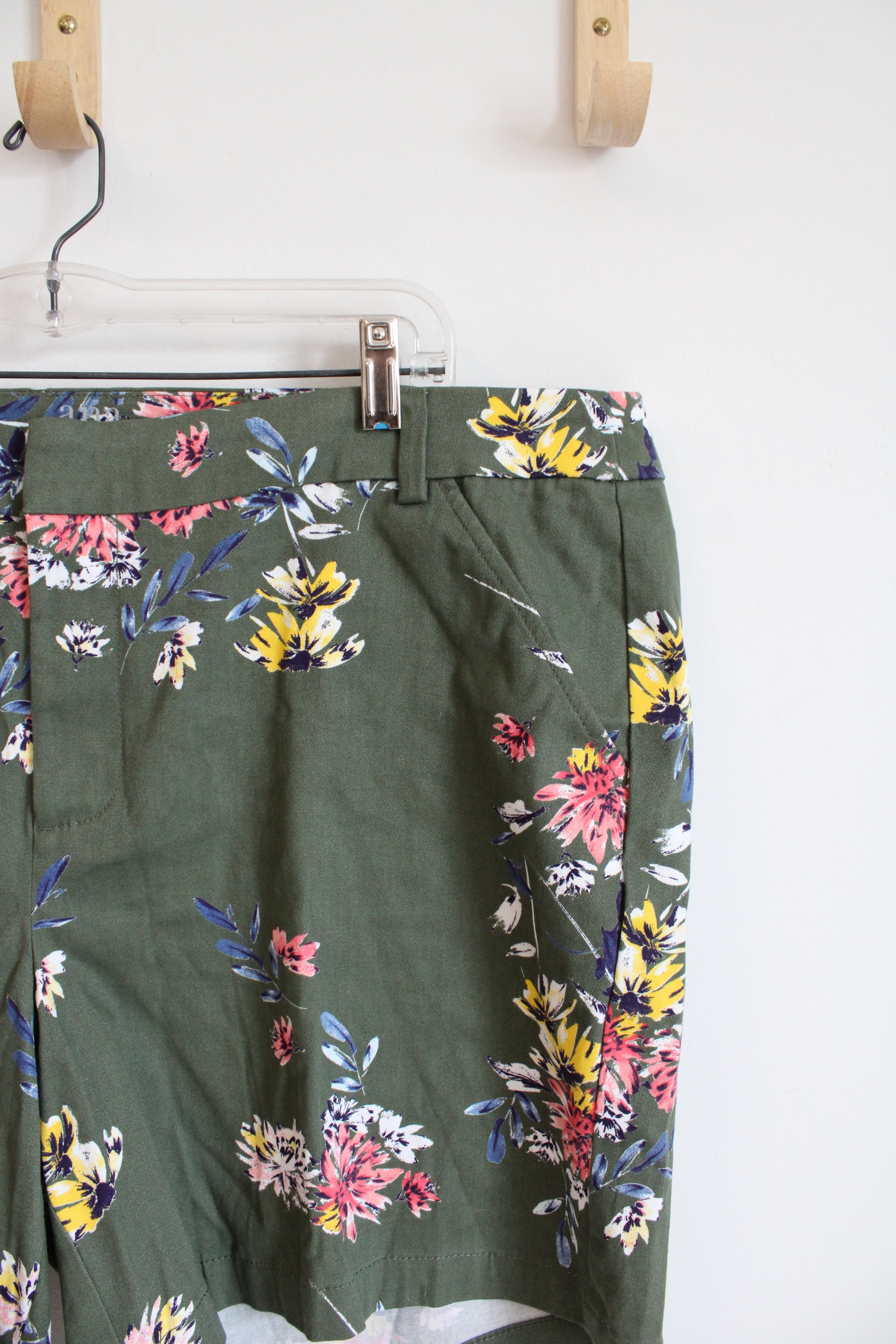 a.n.a. Olive Green Floral Twill Shorts | 18W