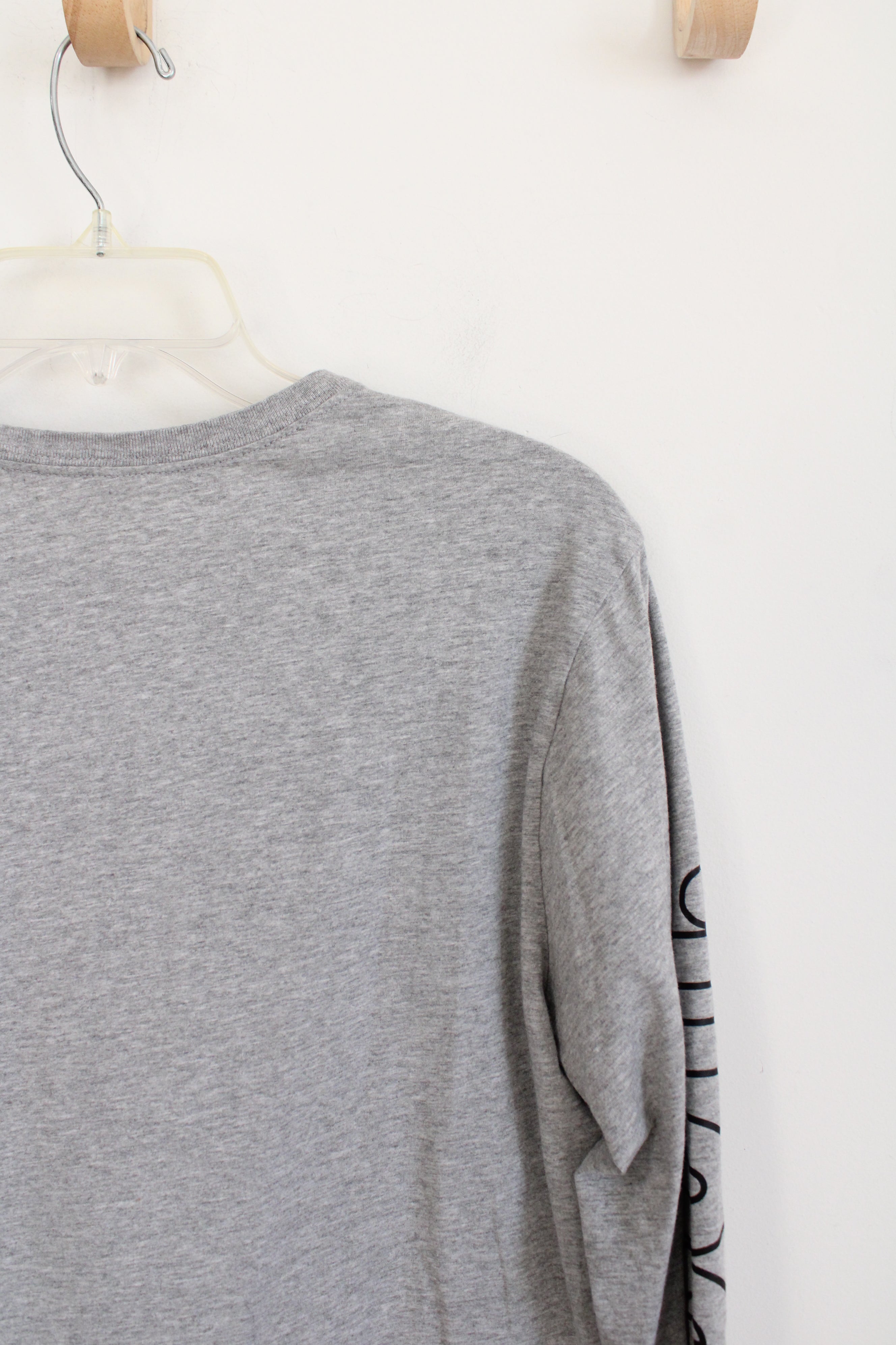 Nike Gray Long Sleeved Athletic Cut Shirt | M