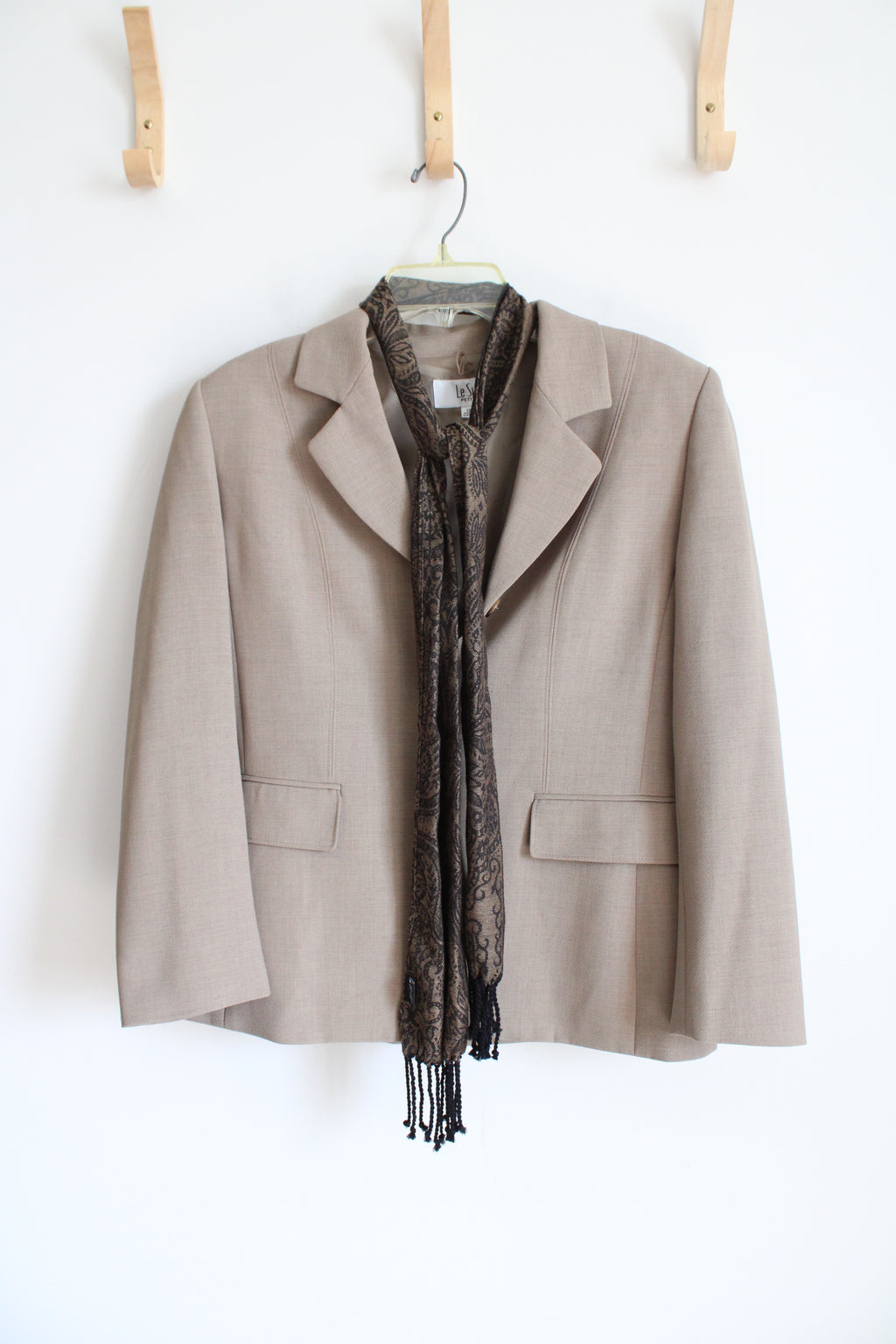 Le Suit Tan Blazer & Black & Tan Neck Scarf | 12 Petite