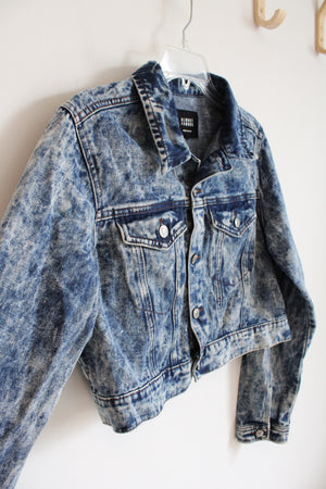 Almost Famous Stonewashed Cropped Denim Jacket | M