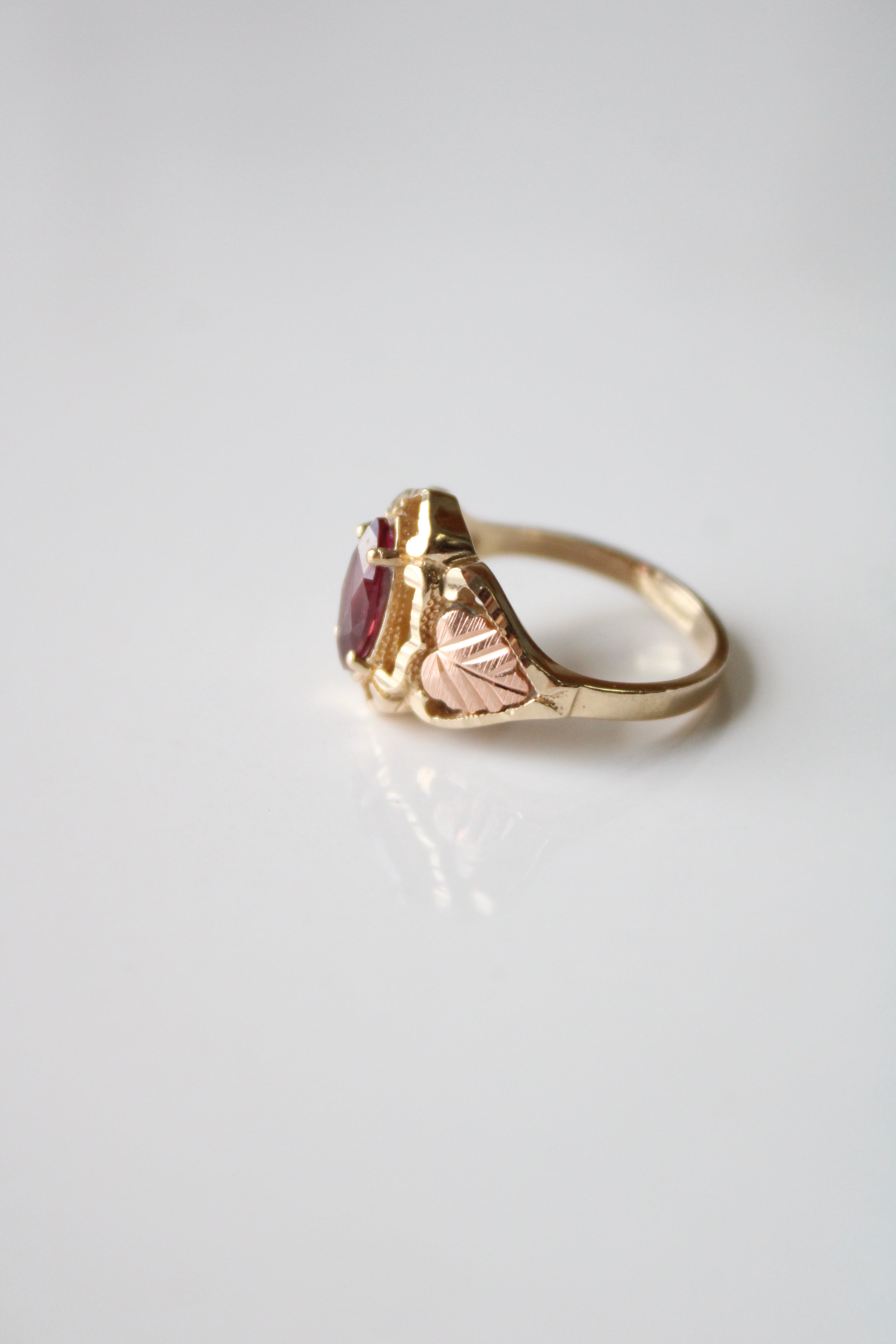 Pink Marquise Stone 10K Yellow Gold Leaf Design Ring | Size 6