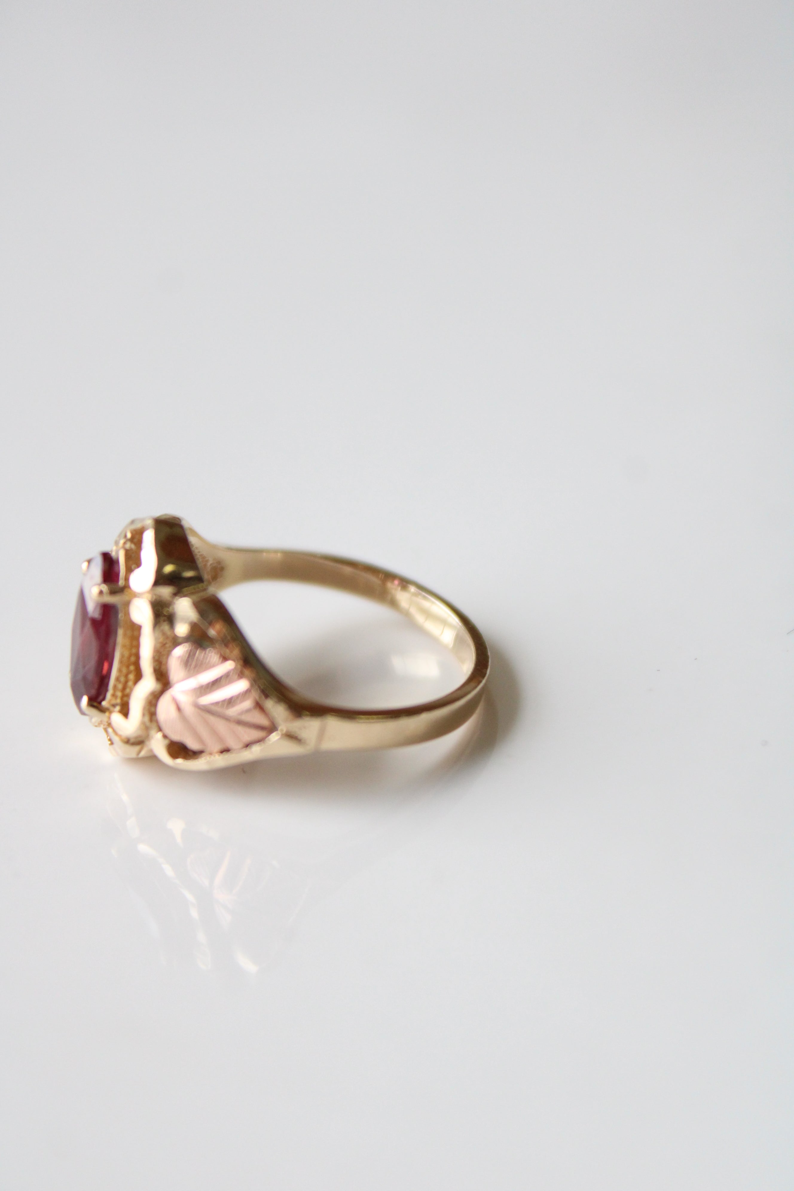 Pink Marquise Stone 10K Yellow Gold Leaf Design Ring | Size 6