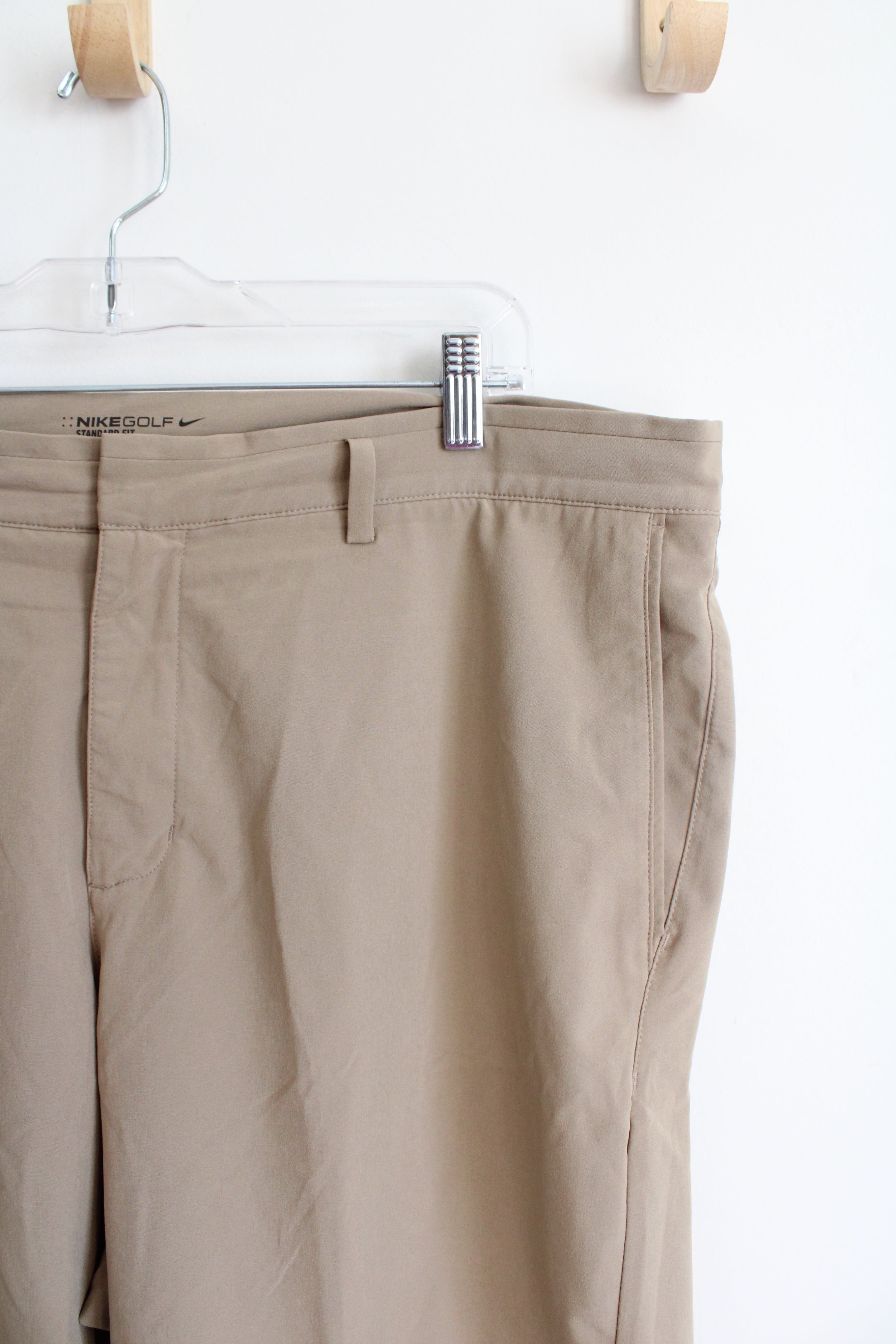 Nike Golf Standard Fit Tan Shorts | 38