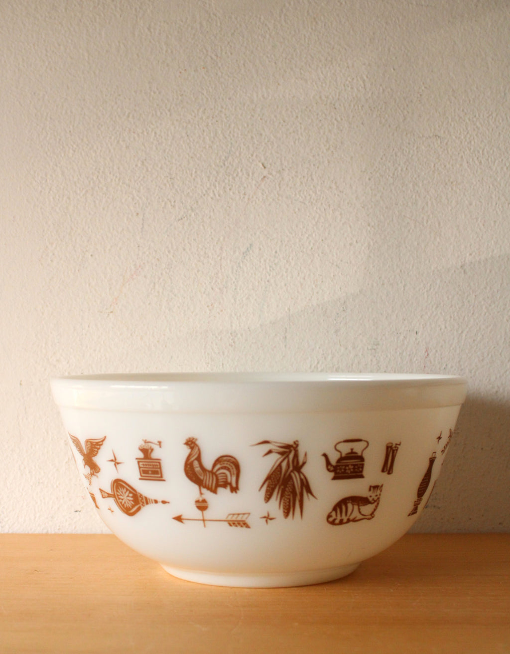 Pyrex Early American White 403 2 1/2 Qt. Bowl