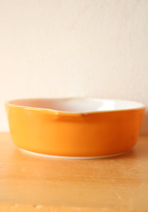 Pyrex Vintage Orange 472 2 1/2 Pt. Round Dish