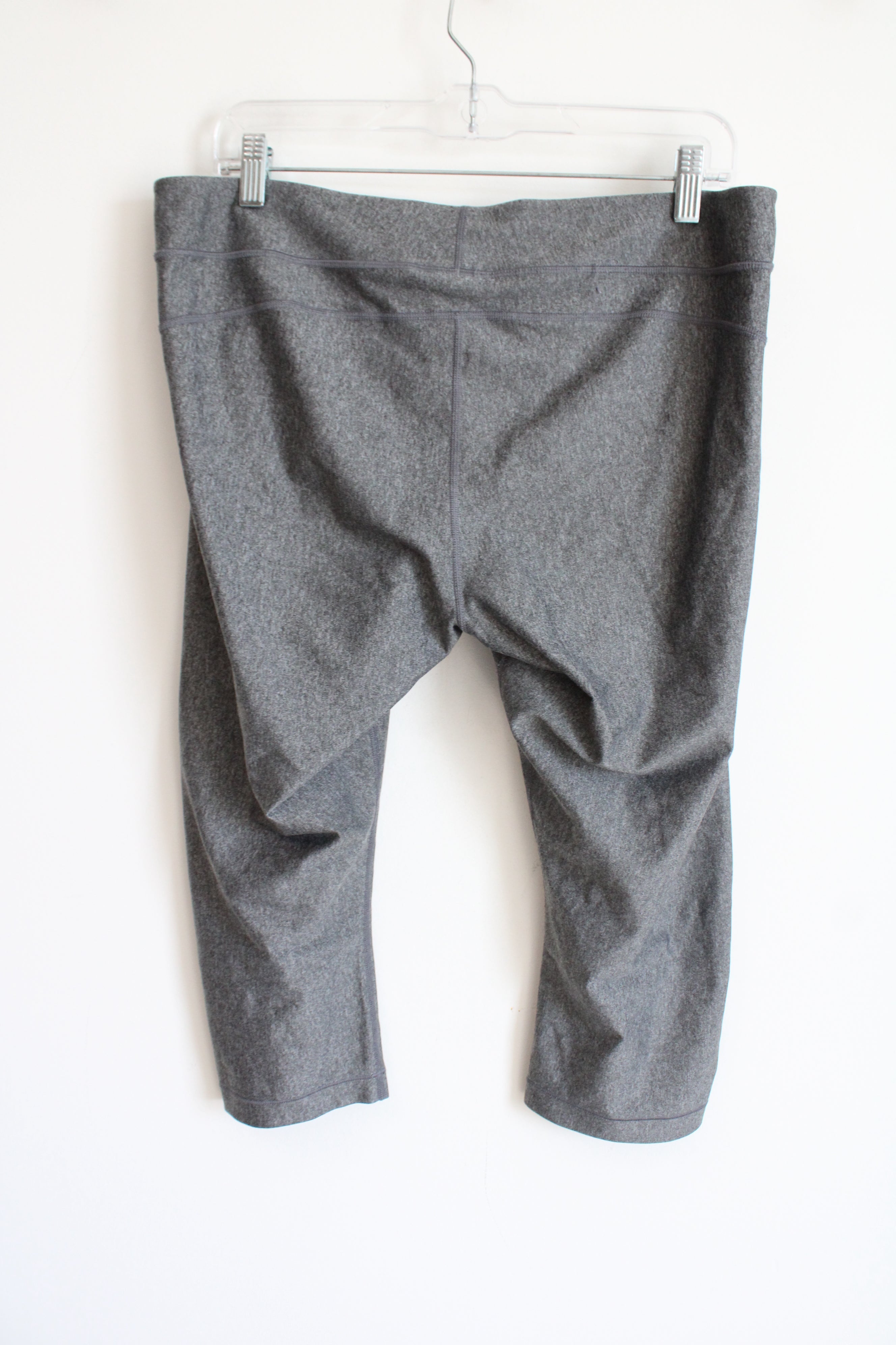 Under Armour Gray Capri Leggings | XL