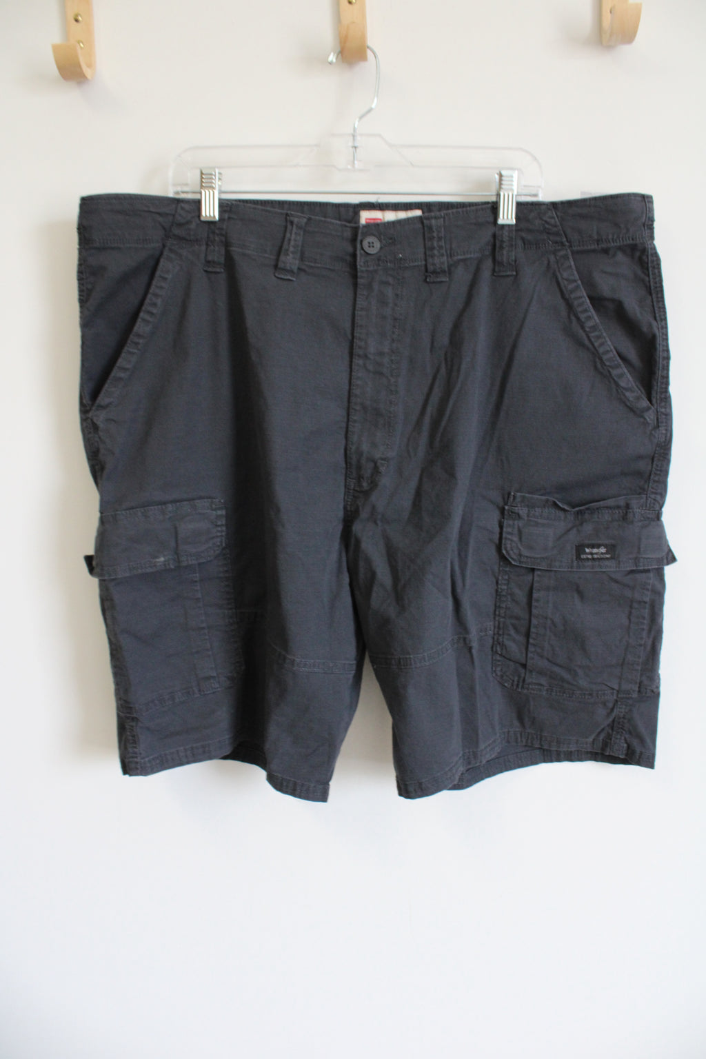 Wrangler Relaxed Fit Gray Cargo Shorts | 44