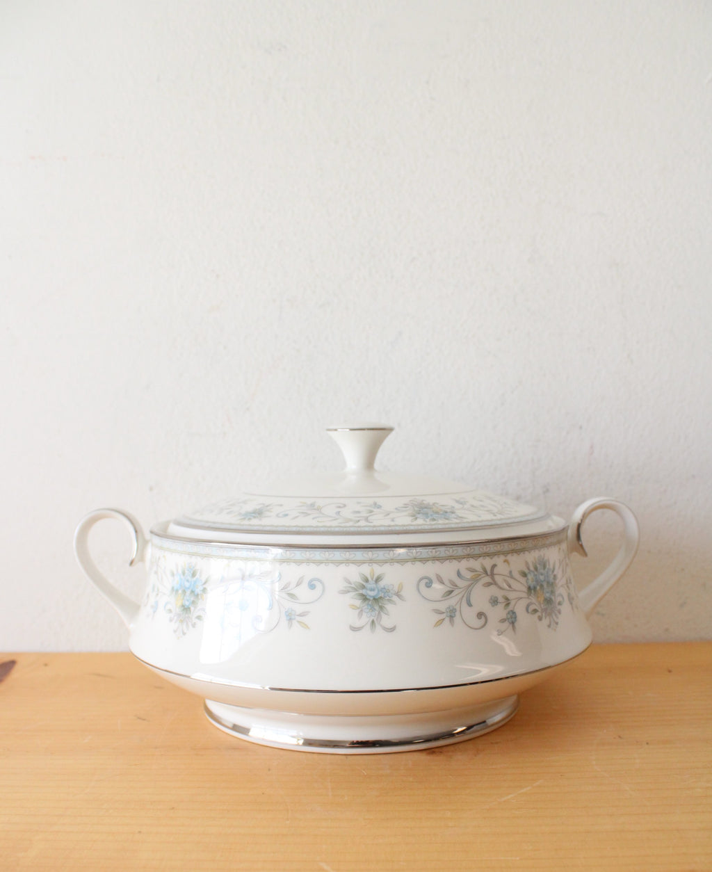 Carico Tivoli Fine China Blue Floral Soup Tureen