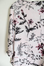 Chico's Easywear Light Pink Floral Knit Long Sleeved Top | 0 (SM)