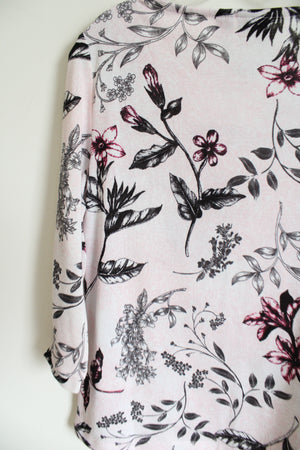 Chico's Easywear Light Pink Floral Knit Long Sleeved Top | 0 (SM)