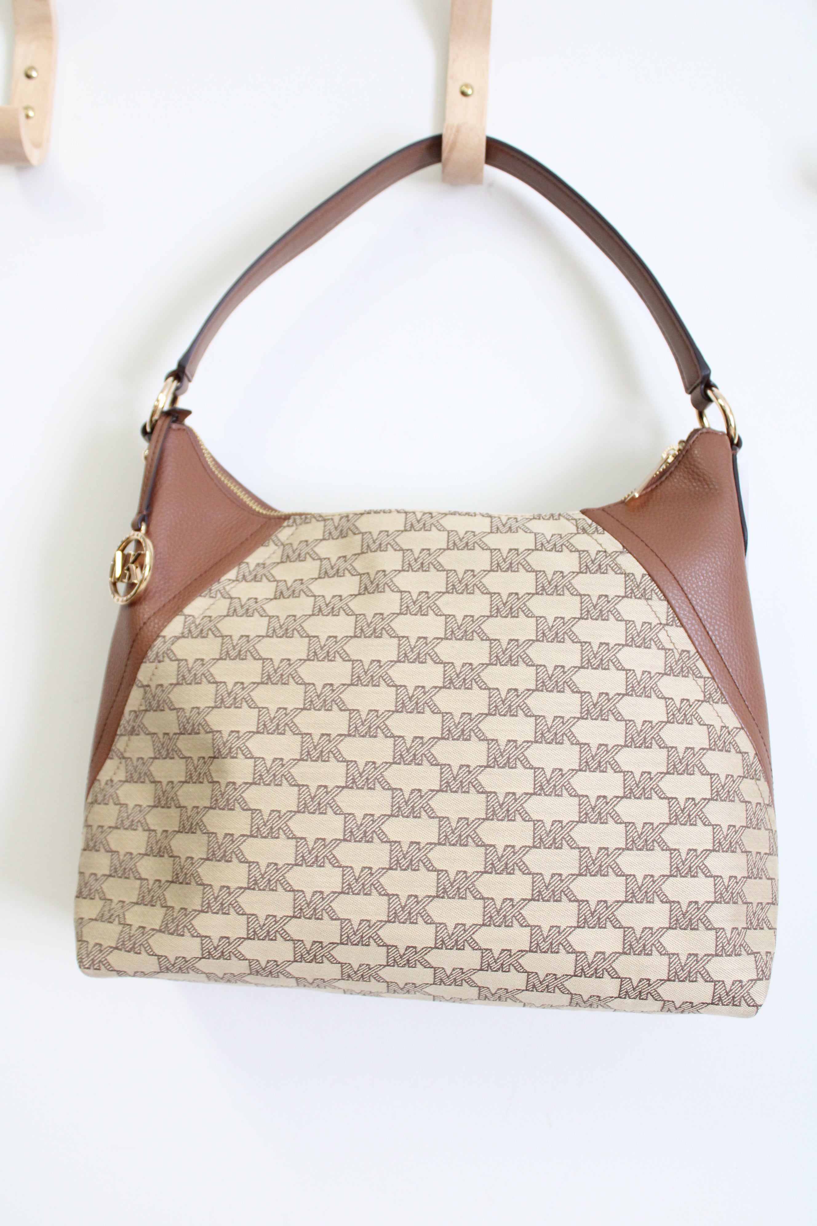 NEW MICHAEL Michael Kors Aria Beige Monogram Purse