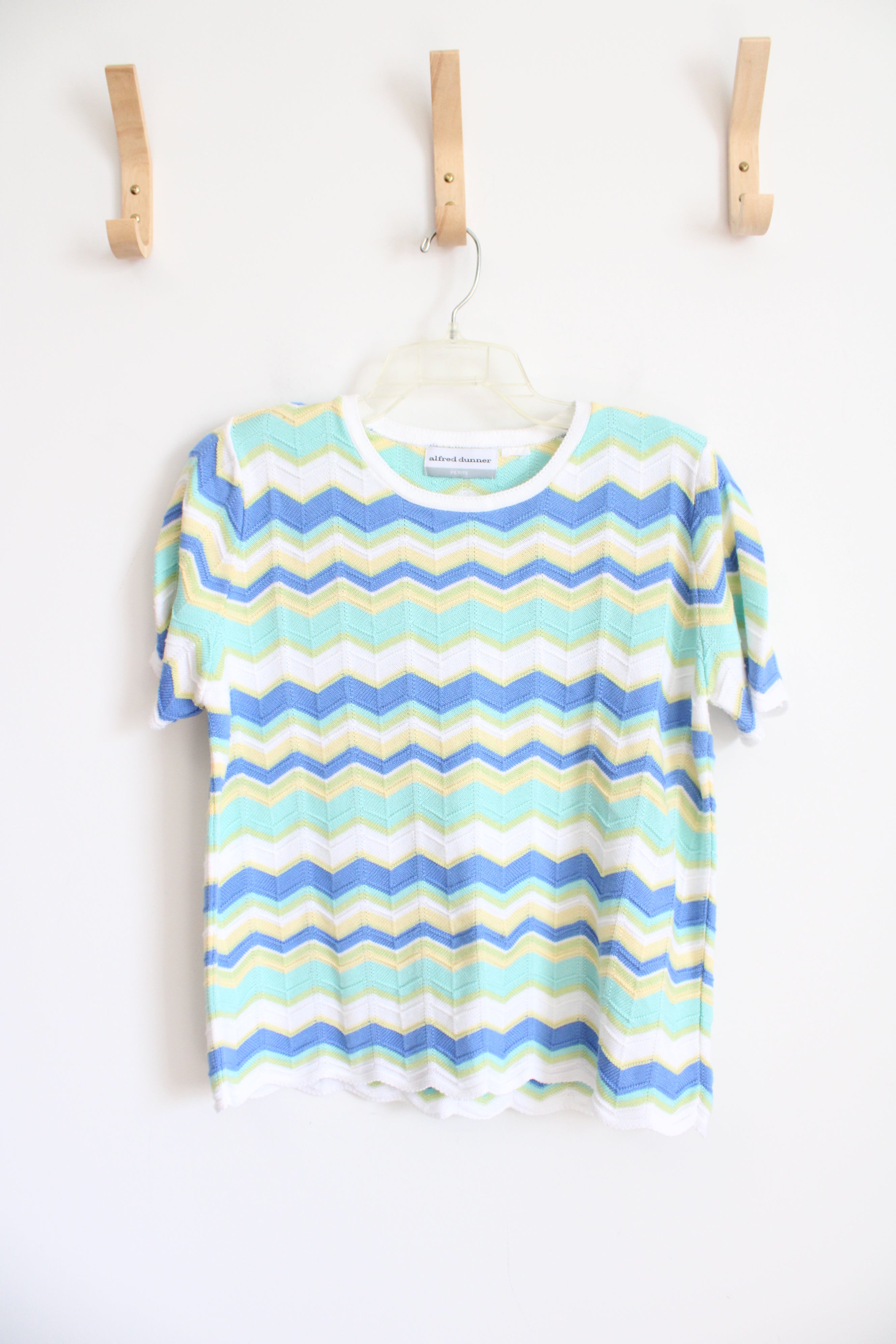 Alfred Dunner Green Yellow Blue Chevron White Sweater Top L Petite Jubilee Thrift