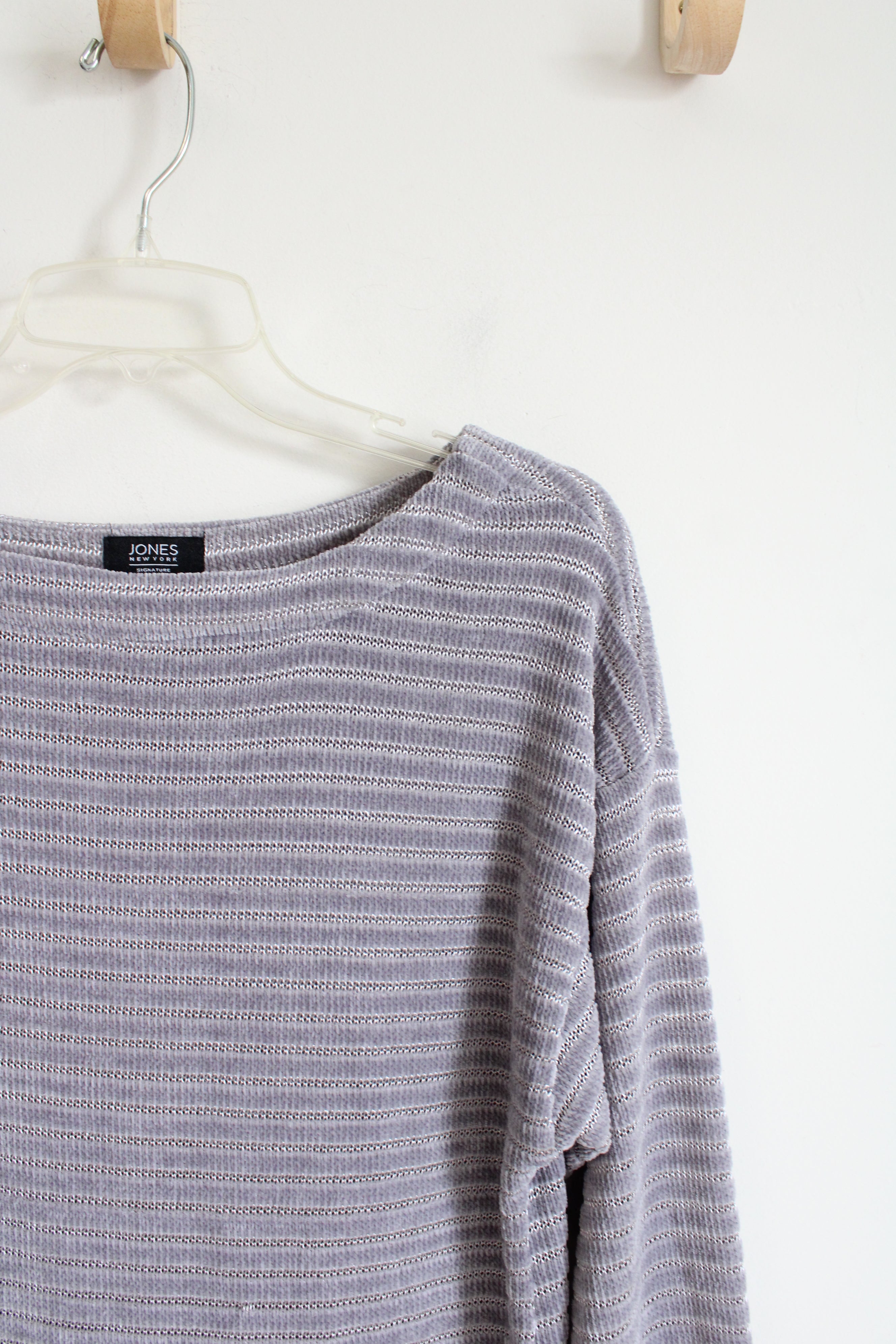 Jones New York Silver Ribbed Sweater Top | M