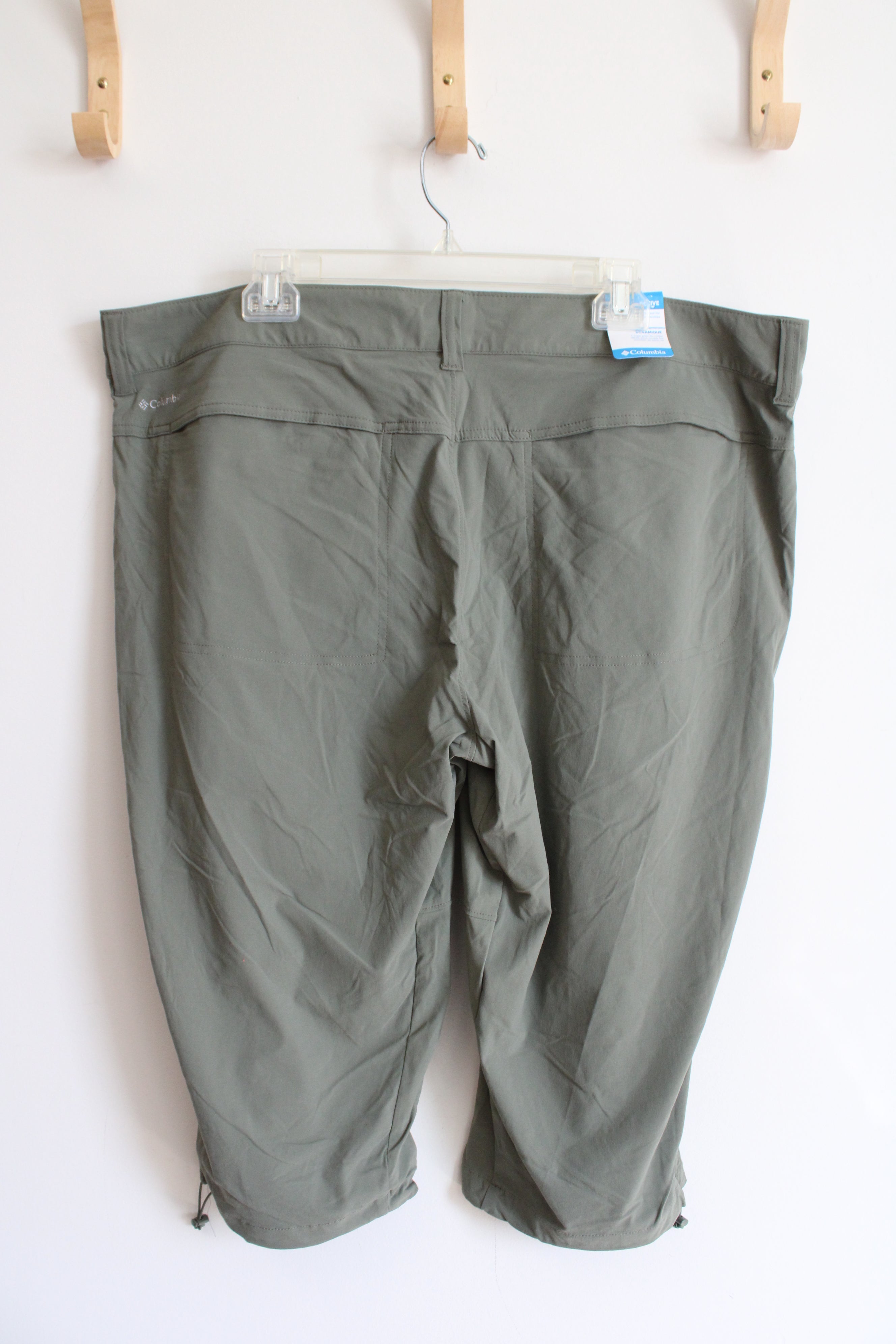 NEW Columbia Omni-Shield Green Capri Pants | 20W