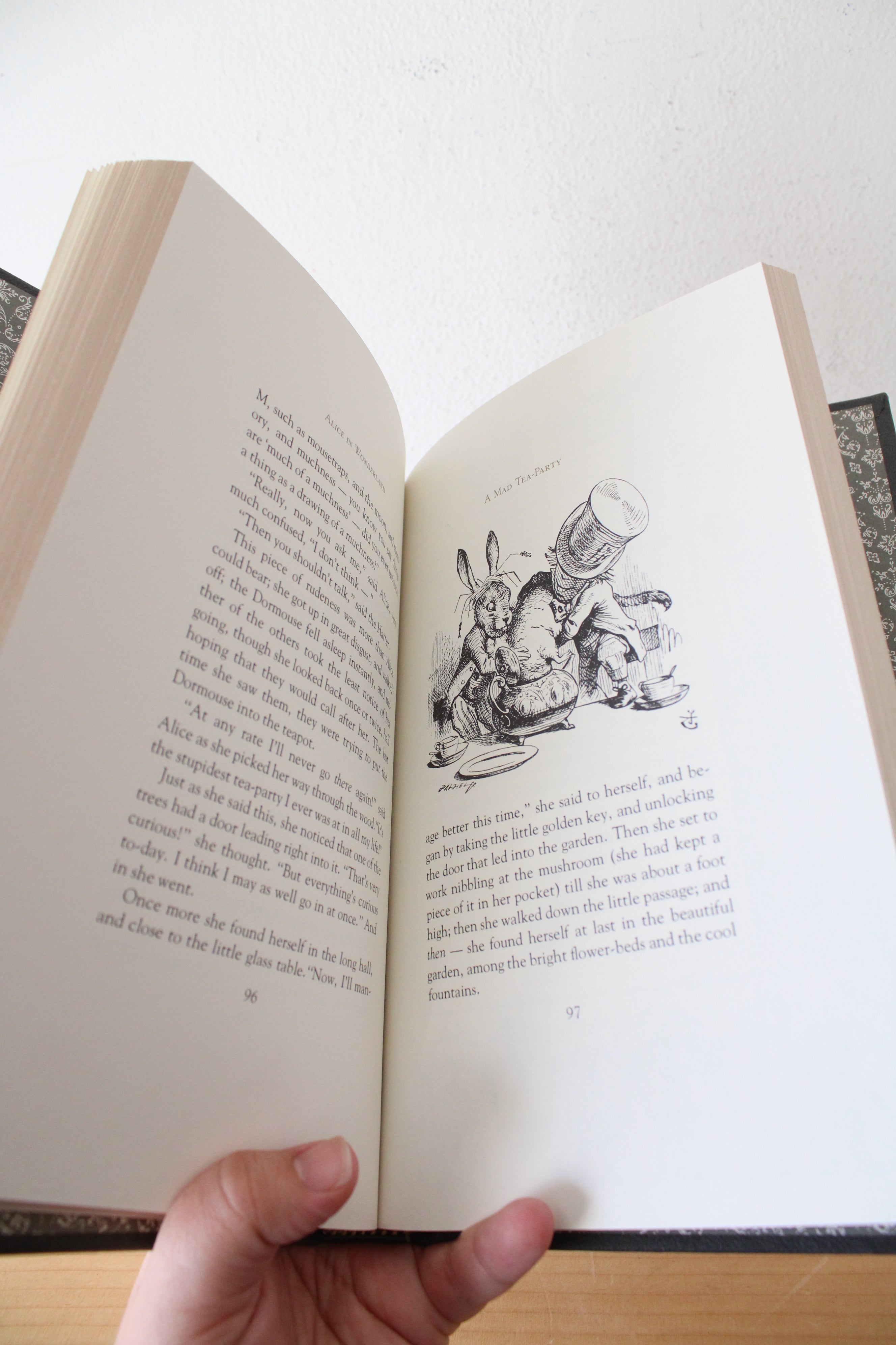 Alice In Wonderland By Lewis Carroll