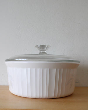 Corning Ware Pastel Floral White Ribbed 2.5 L Round Baking Dish & Lid