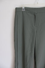 Ann Taylor Sage Green Loose Capri Pants | 8 Petite