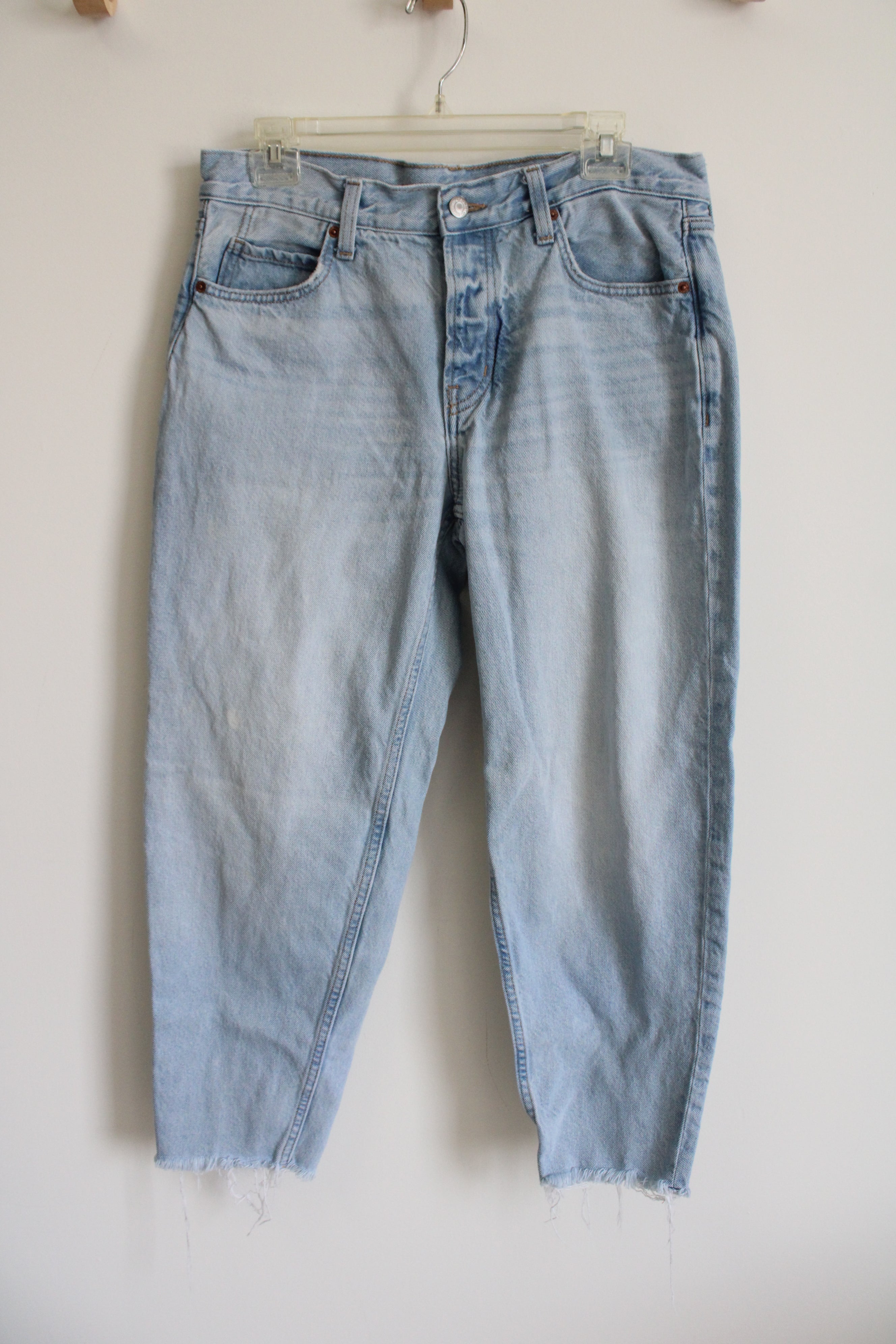 Old Navy Slouchy Taper High Rise Light Wash Cut Off Jeans | 8