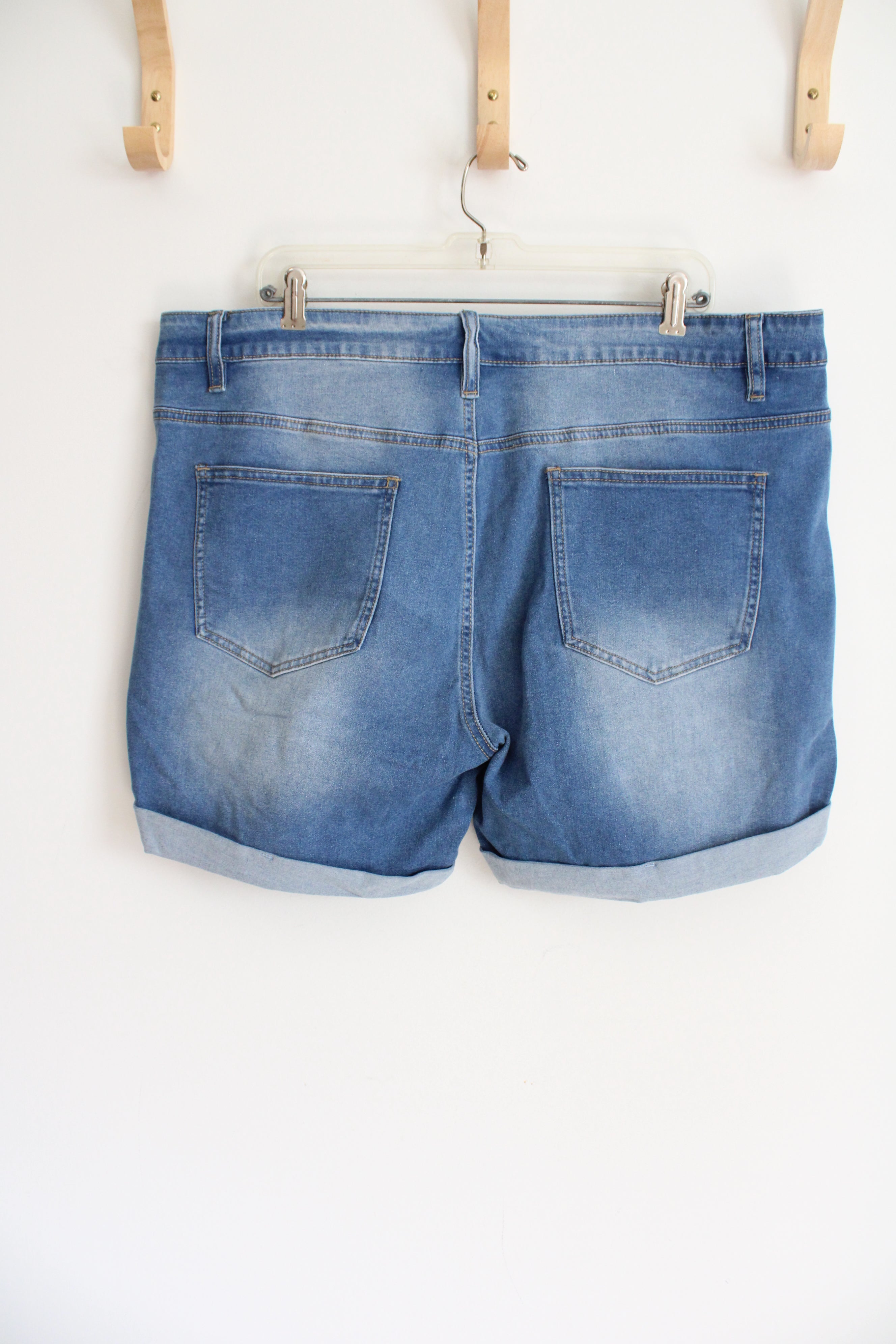 Light Wash Distressed Cuffed Shorts | 20W