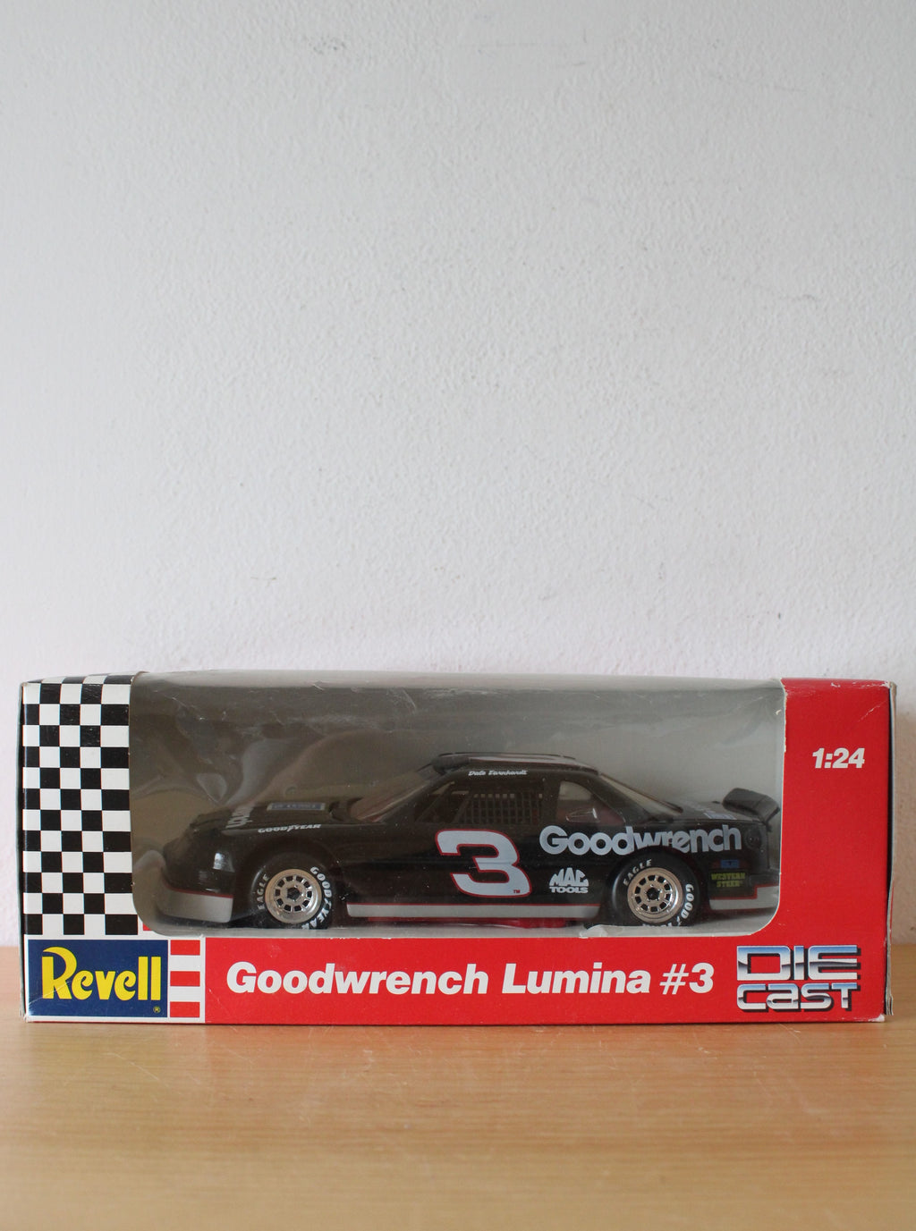 Revell Die Cast Goodwrench Lumina #3 Collectable Car