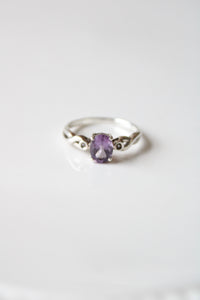 Oval Amethyst Silver Twist Ring | Size 8.5