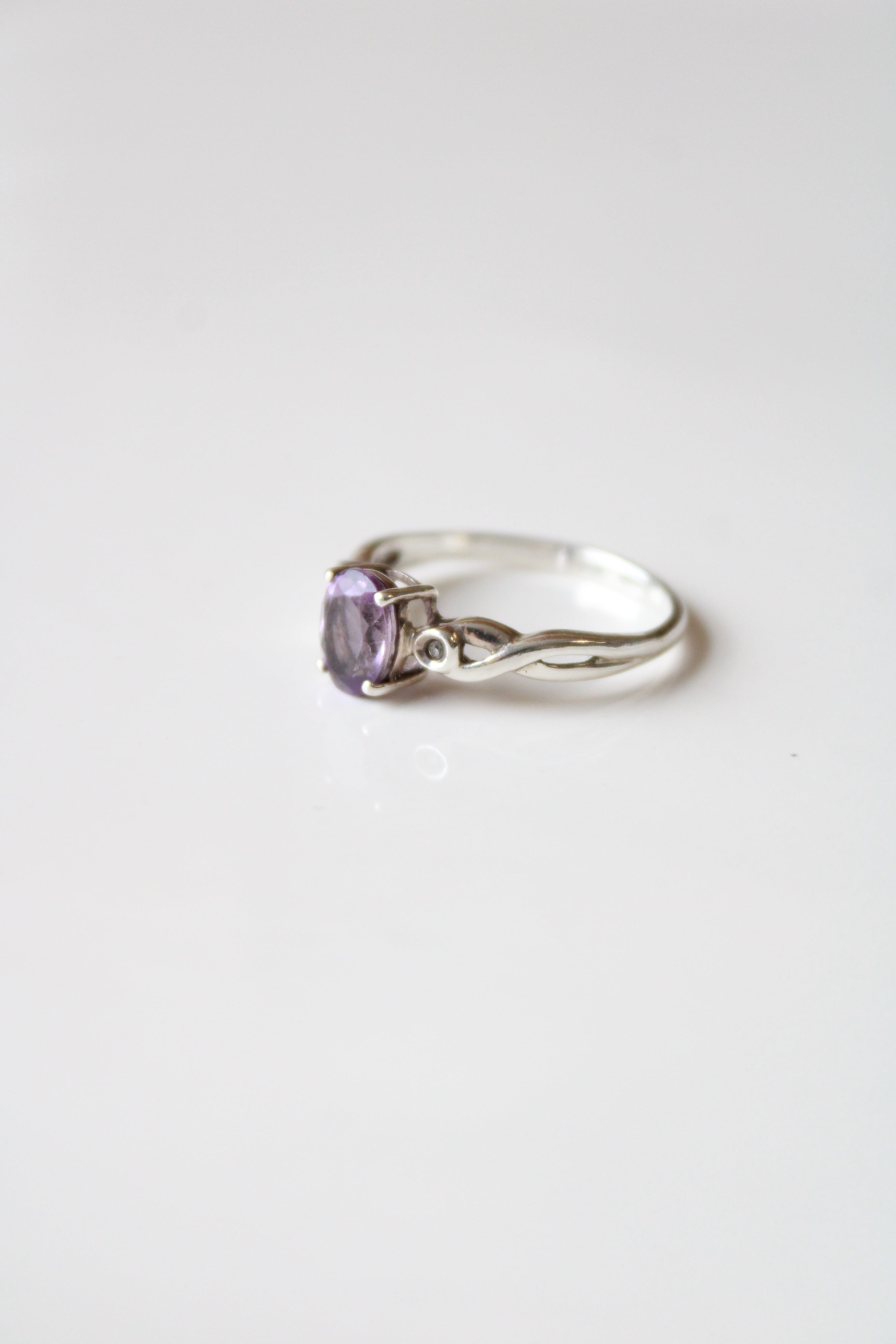 Oval Amethyst Silver Twist Ring | Size 8.5