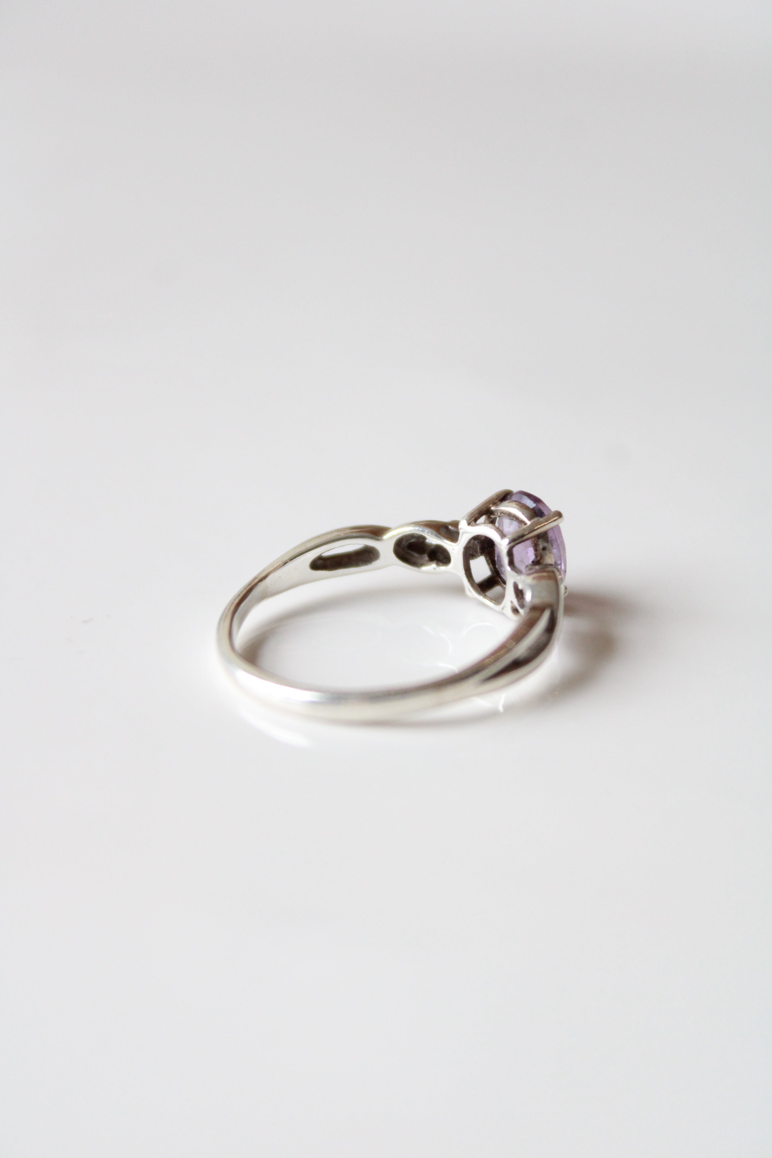 Oval Amethyst Silver Twist Ring | Size 8.5