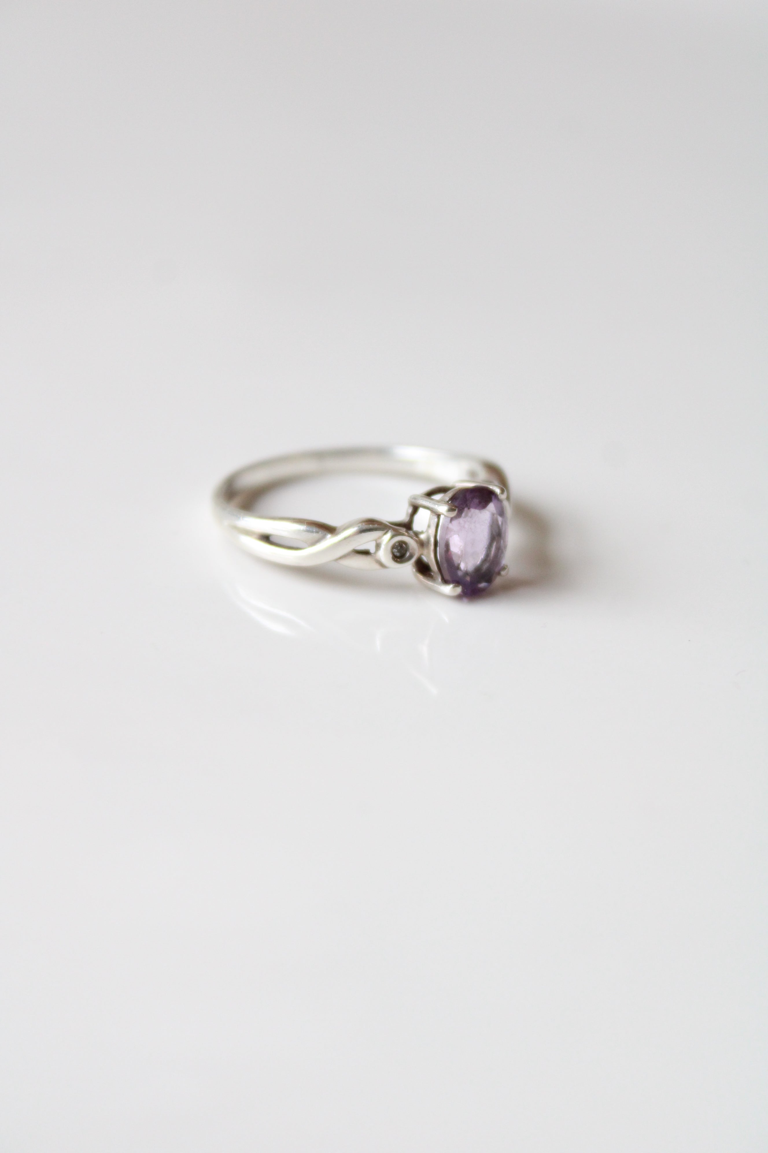 Oval Amethyst Silver Twist Ring | Size 8.5