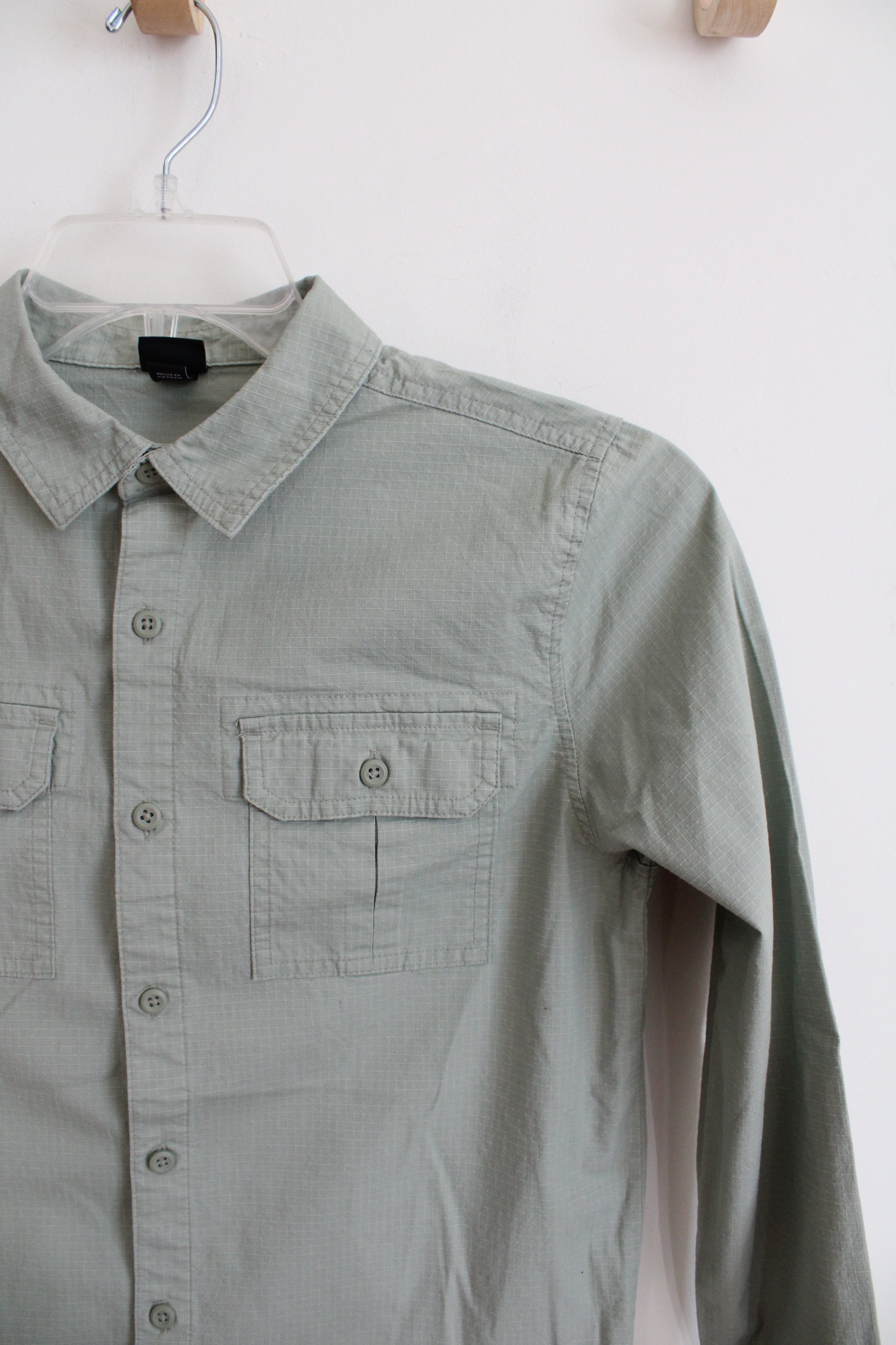 Art Class Light Green Button Down Shirt | Youth L (12/14)