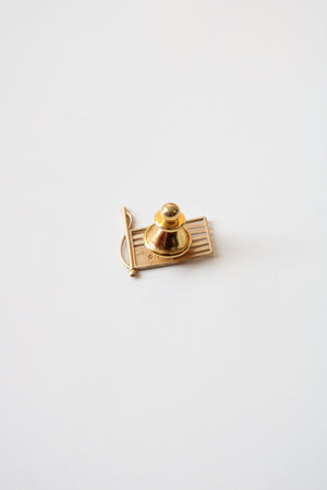 14K Gold American Flag Pin