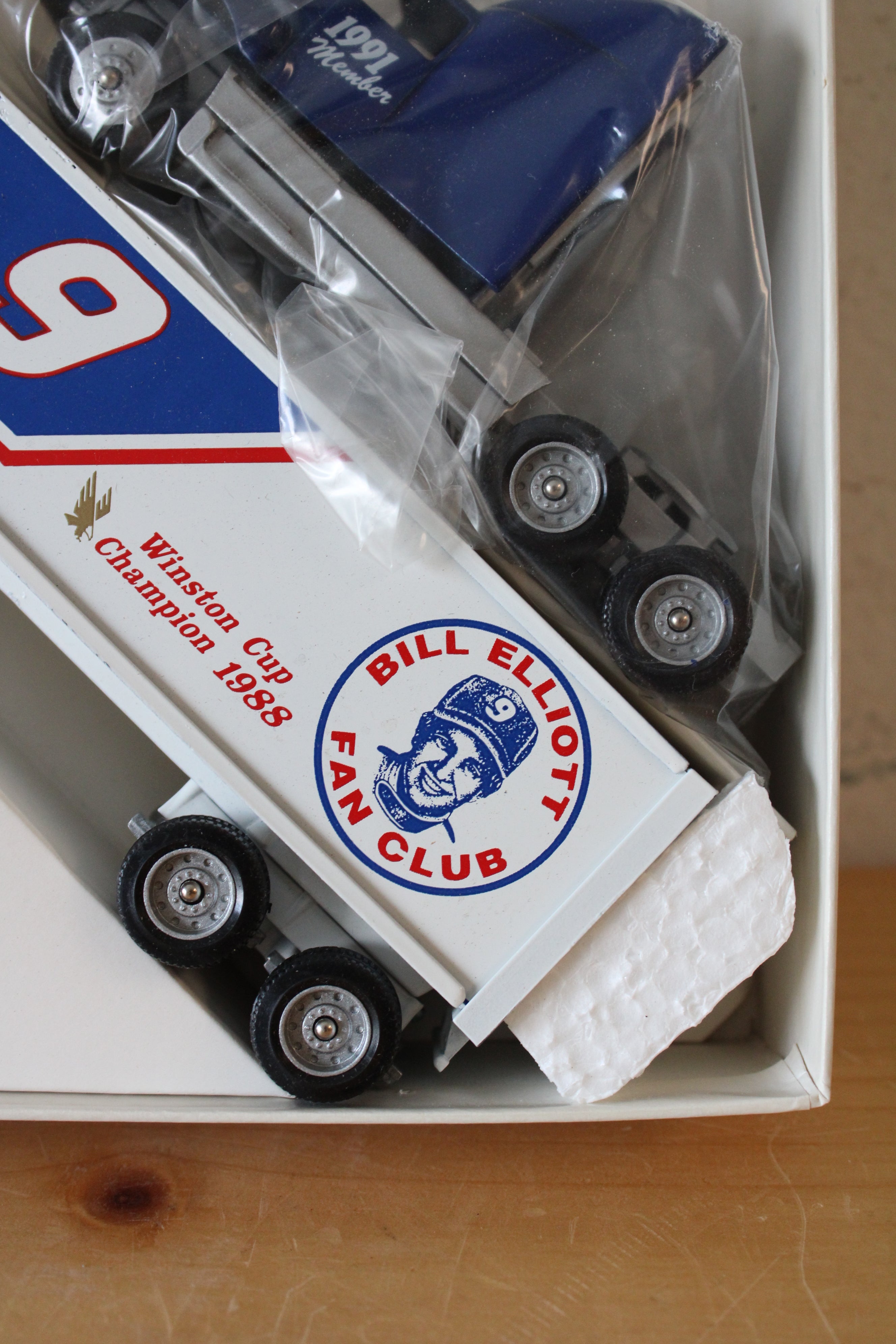 Winross Winston Cup Champion 1988 #9 Bill Elliott Fan Club Truck & Trailer Set