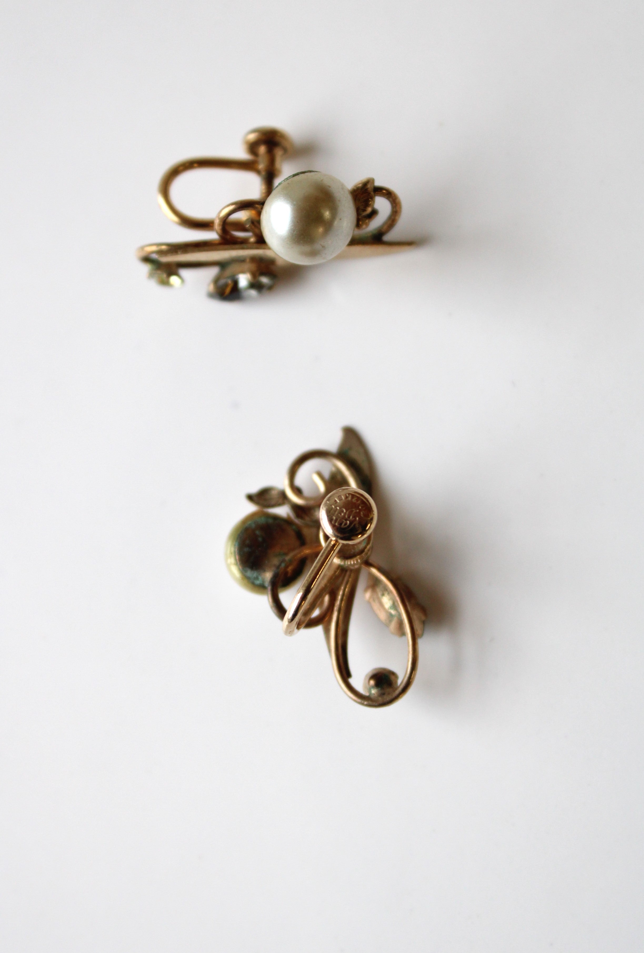 Van Dell 1/20 12K GF Vintage Screwback Earrings