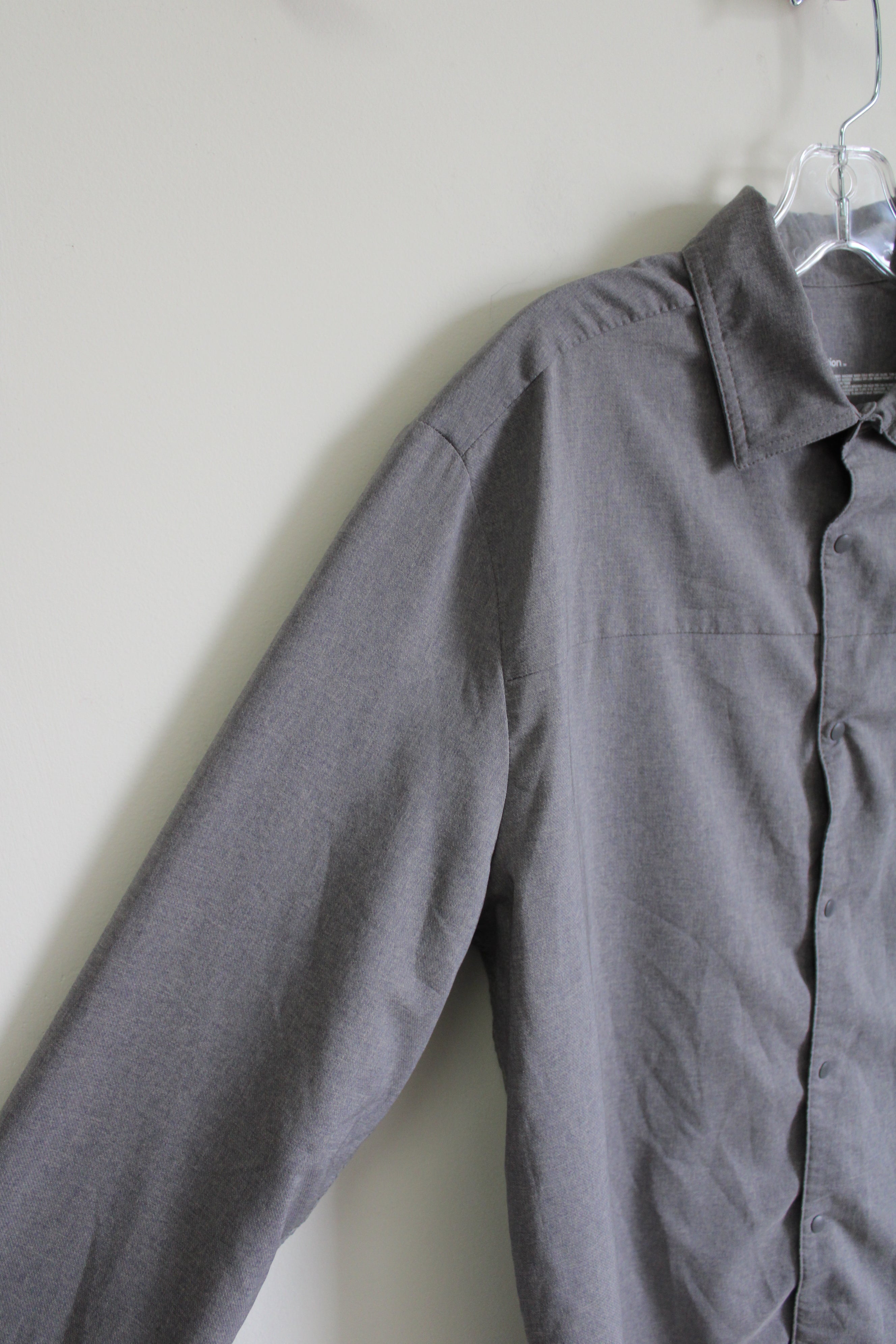 All In Motion Gray Button Down Shirt | L