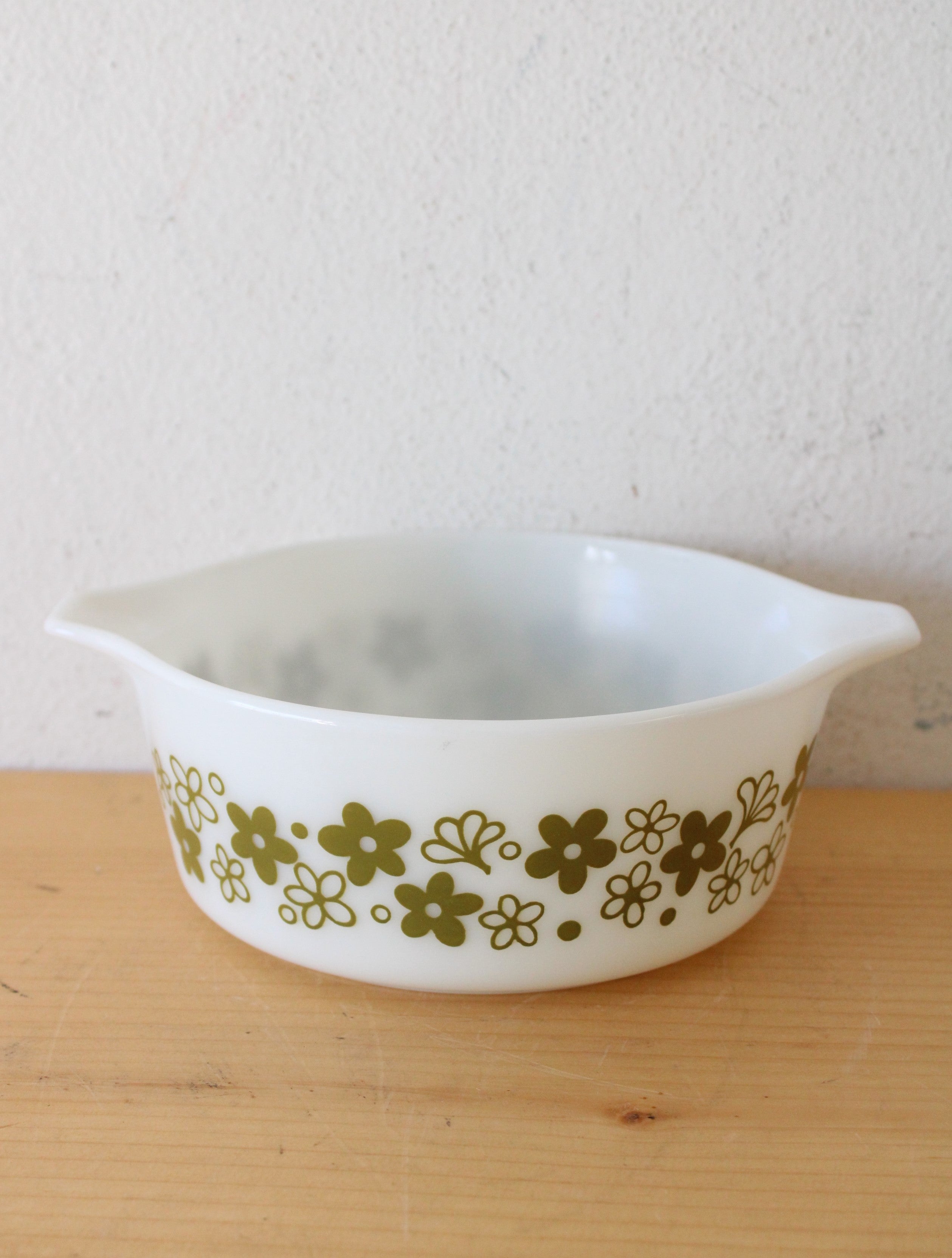 Pyrex Spring Blossom Crazy Daisy #472-B Round Casserole Dish